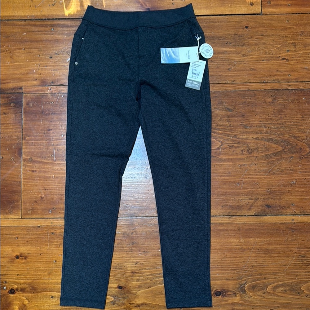 Men’s Vuori size small